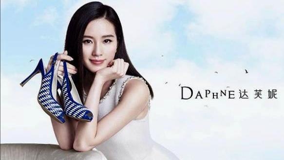 达芙妮40年轮回，充满家族内斗、明星豪门、资本掠食等，一场大戏