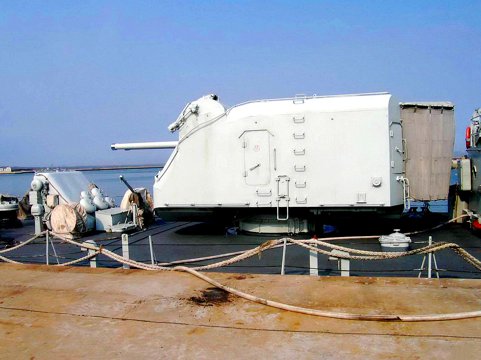 大口径舰炮发展历程,新中国海军大口径舰炮