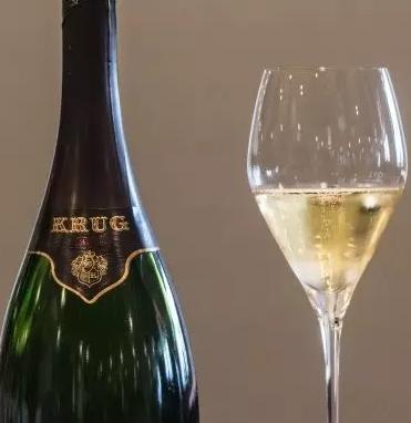 听说你快烦死了,喝杯起泡酒快乐一下?