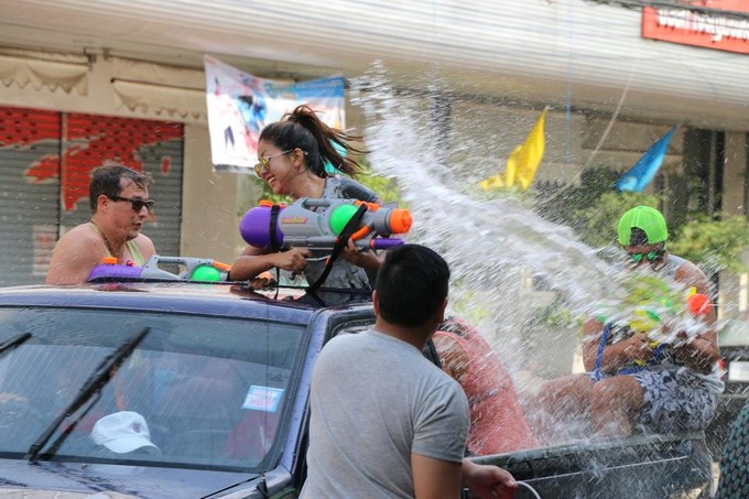 泰国芭提雅好莱坞酒吧泼水节活动,凯哥旅游团在泰国芭提雅泼水节