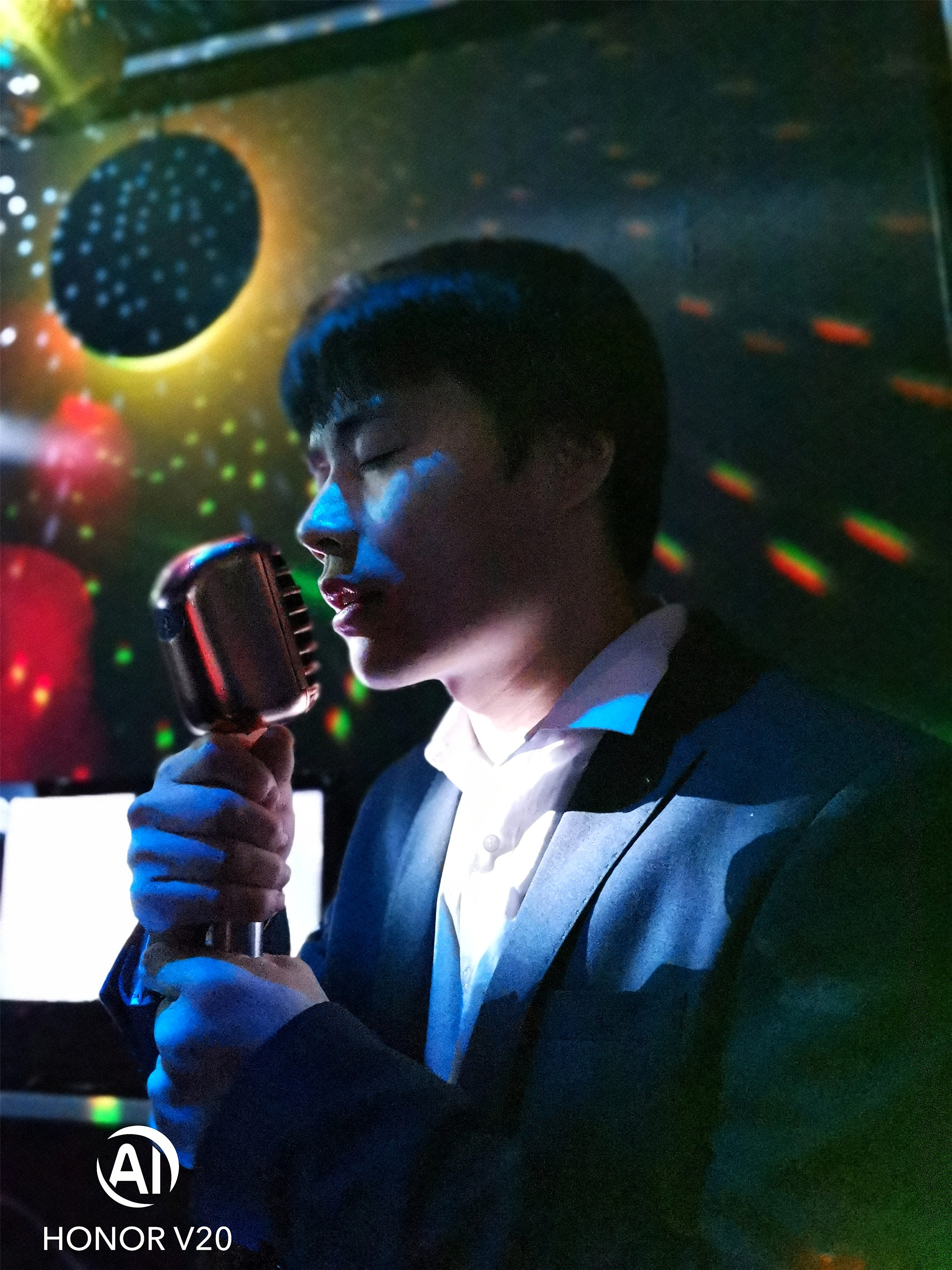 荣耀V20相机深度评测：4000万像素服过谁？