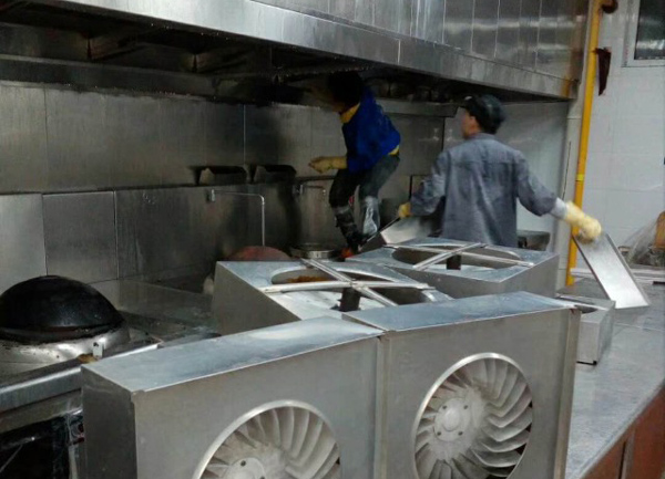 酒店厨房抽油烟机清洗解决方案,酒店专业清洗油烟机最简单的方法