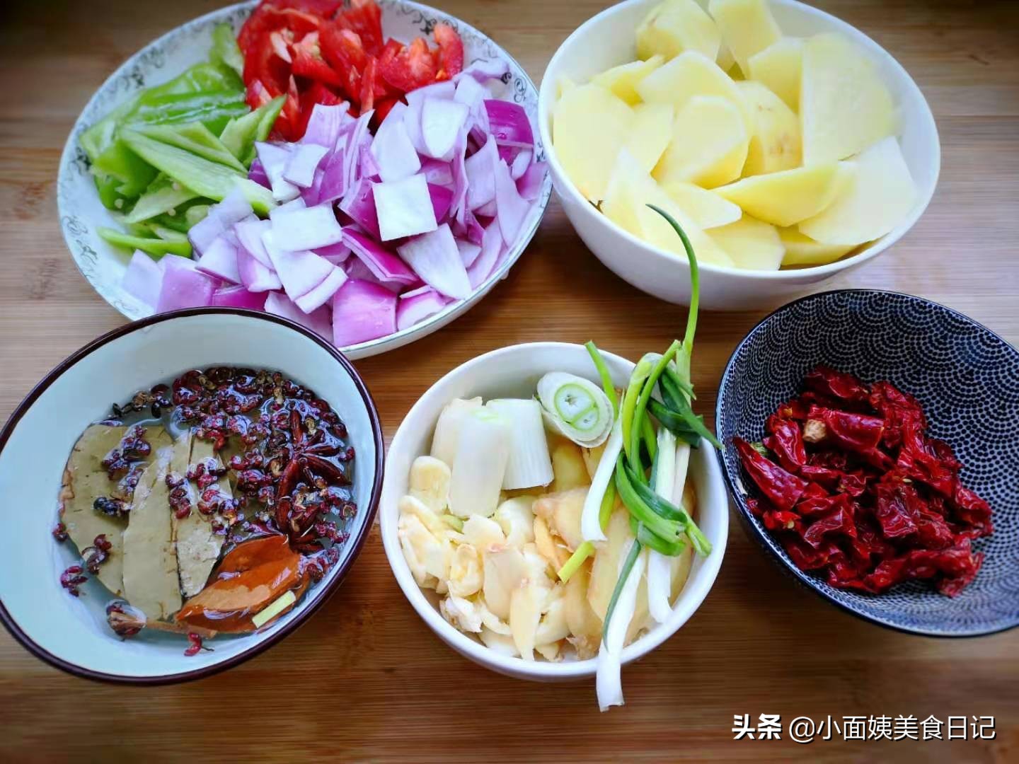 过年了,教你做一道土豆烧鸡的做法,味道不输大盘鸡,做法超简单