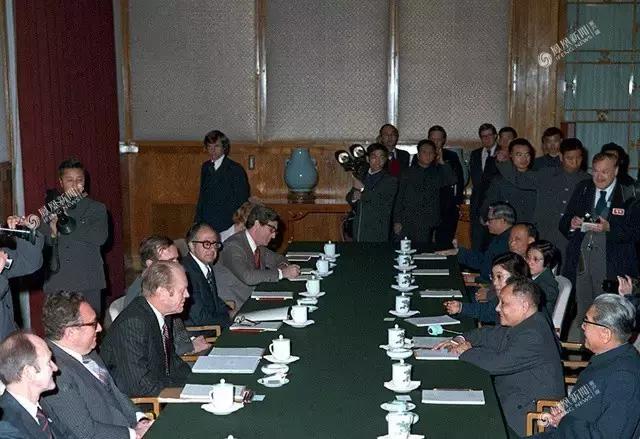 今天他115岁了，*小平邓**人生的40个瞬间