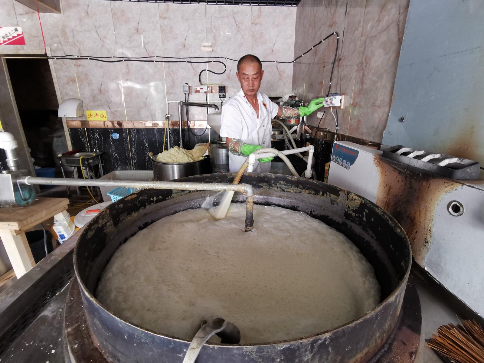 实拍银川一家生意兴隆的榆林豆腐店