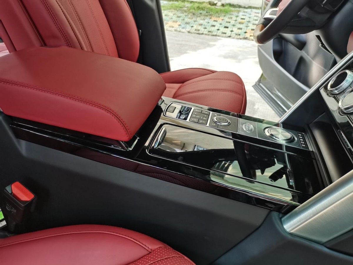 路虎揽胜换装纳多灰,路虎揽胜升级干椒红