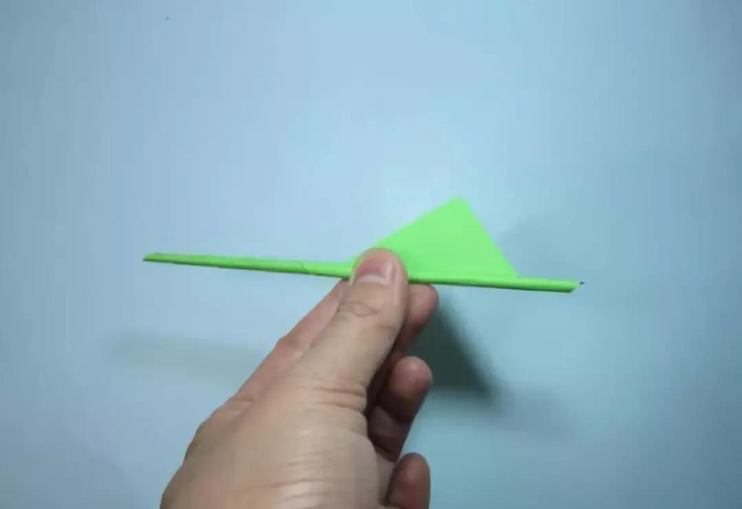 有颜色的玫瑰是怎么做出来的,白玫瑰怎么做七彩玫瑰