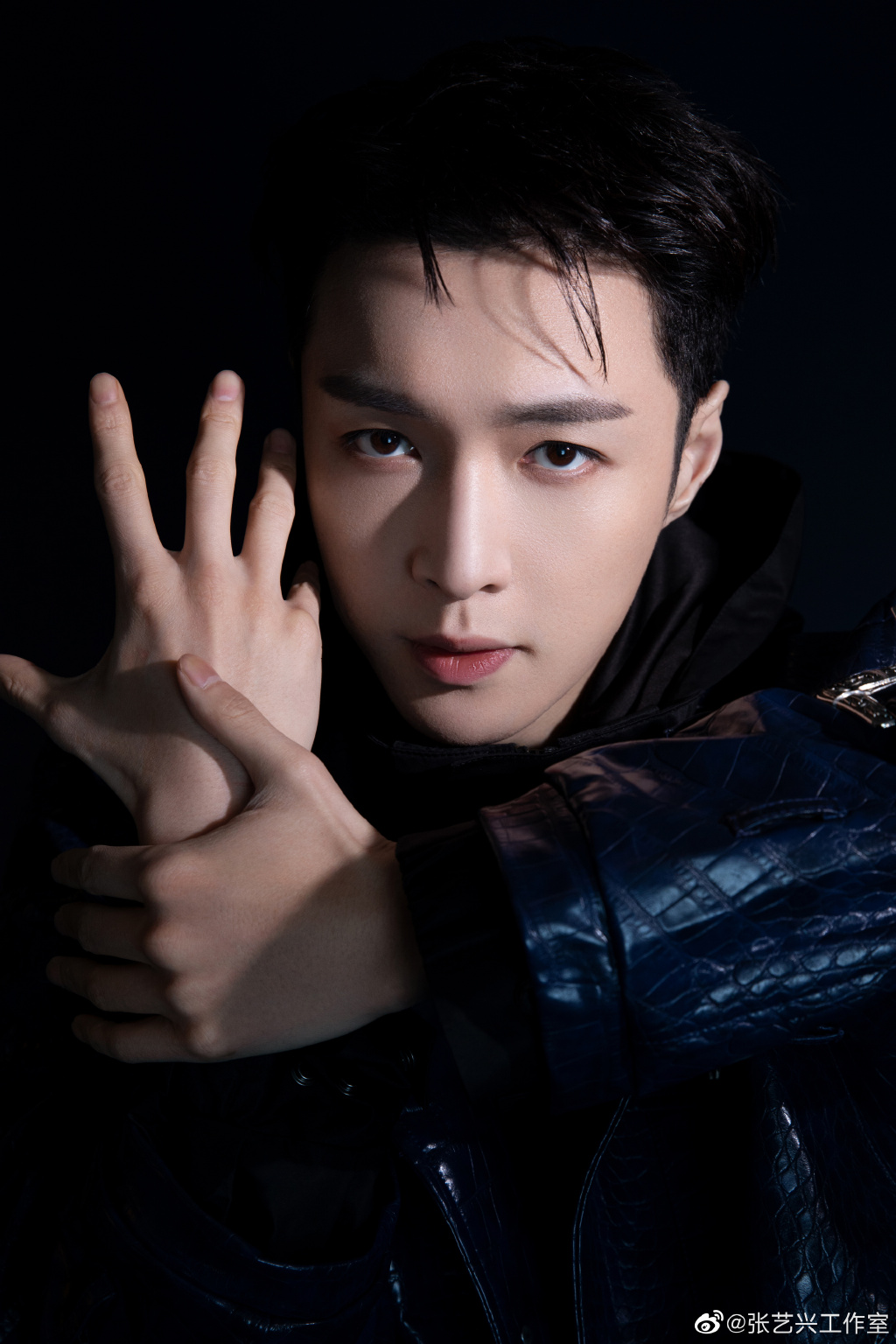 张艺兴韩国舞台solo跳舞台下反应,张艺兴sheep舞蹈自己solo部分