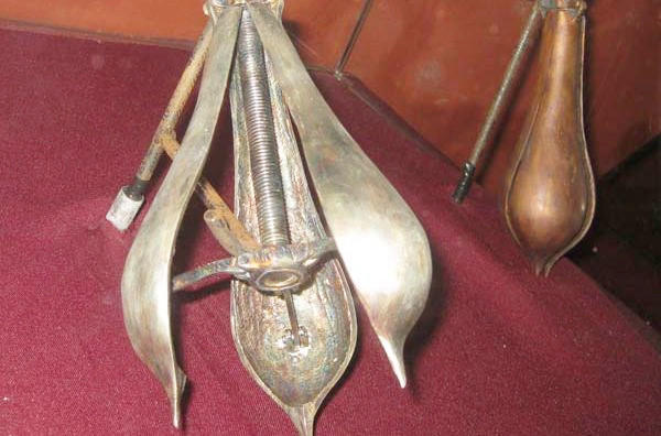 在古代欧洲，有一种刑罚和骑木驴相似，不过更残忍