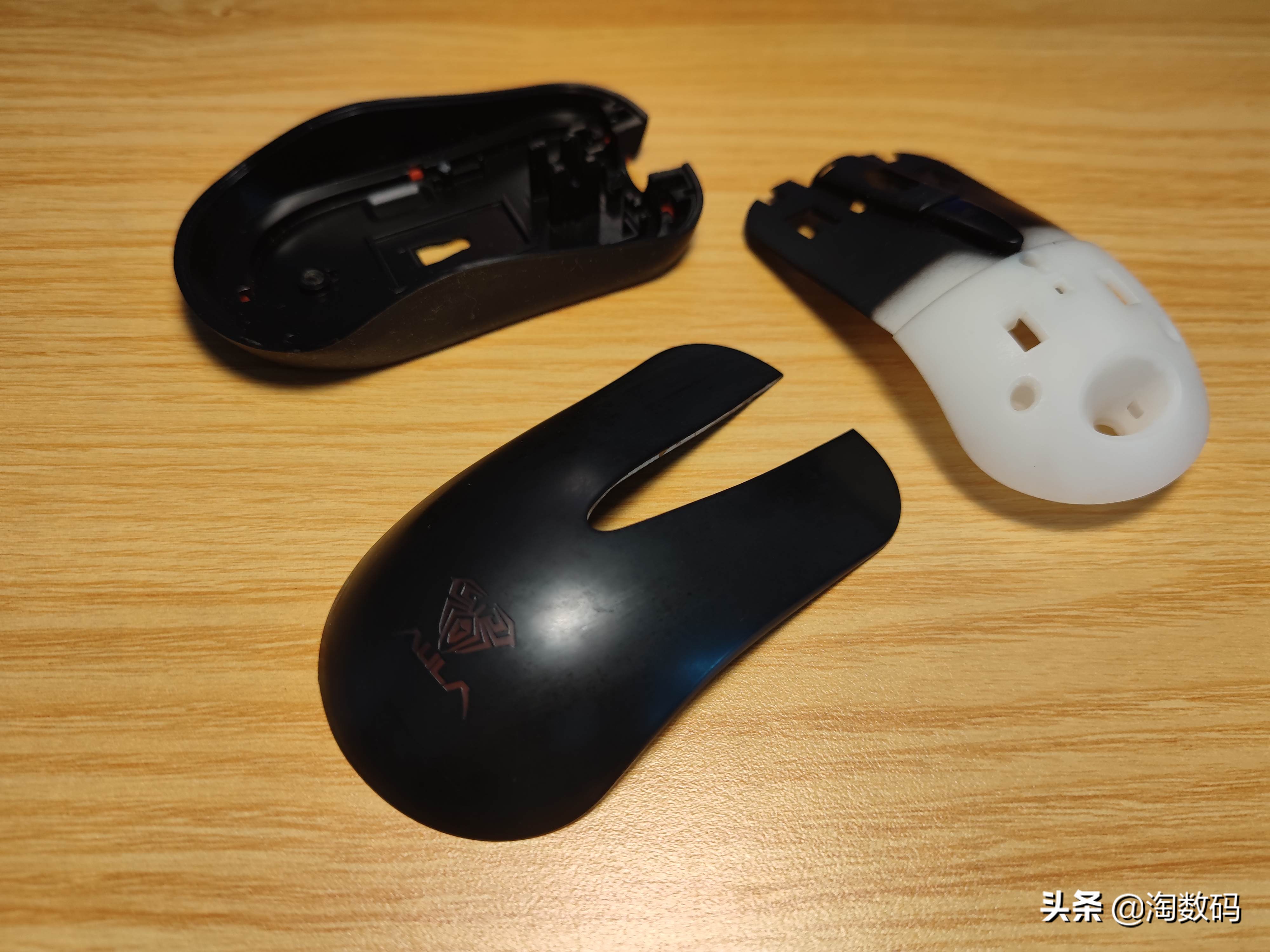¥9.9原封库存洋垃圾:AULA暗黑魔羯游戏鼠标开箱+拆解+除胶晒单