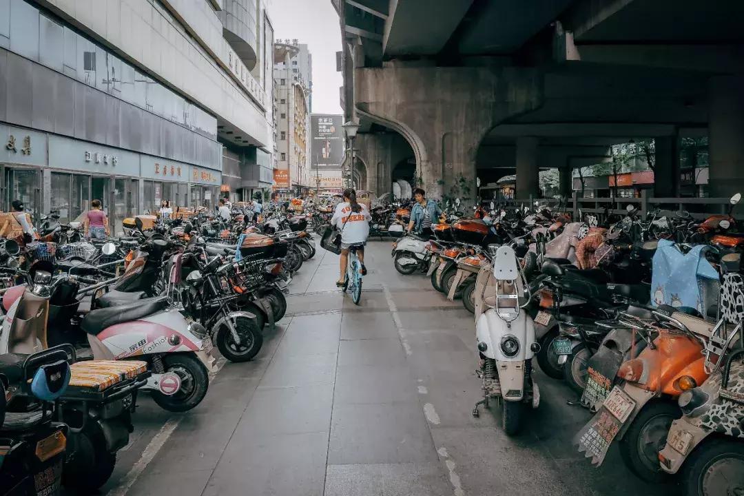 荷花池vs春熙路,成都荷花池攻略技巧