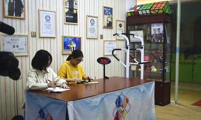 龙岩17岁女生世界纪录,打破400米世界纪录女子