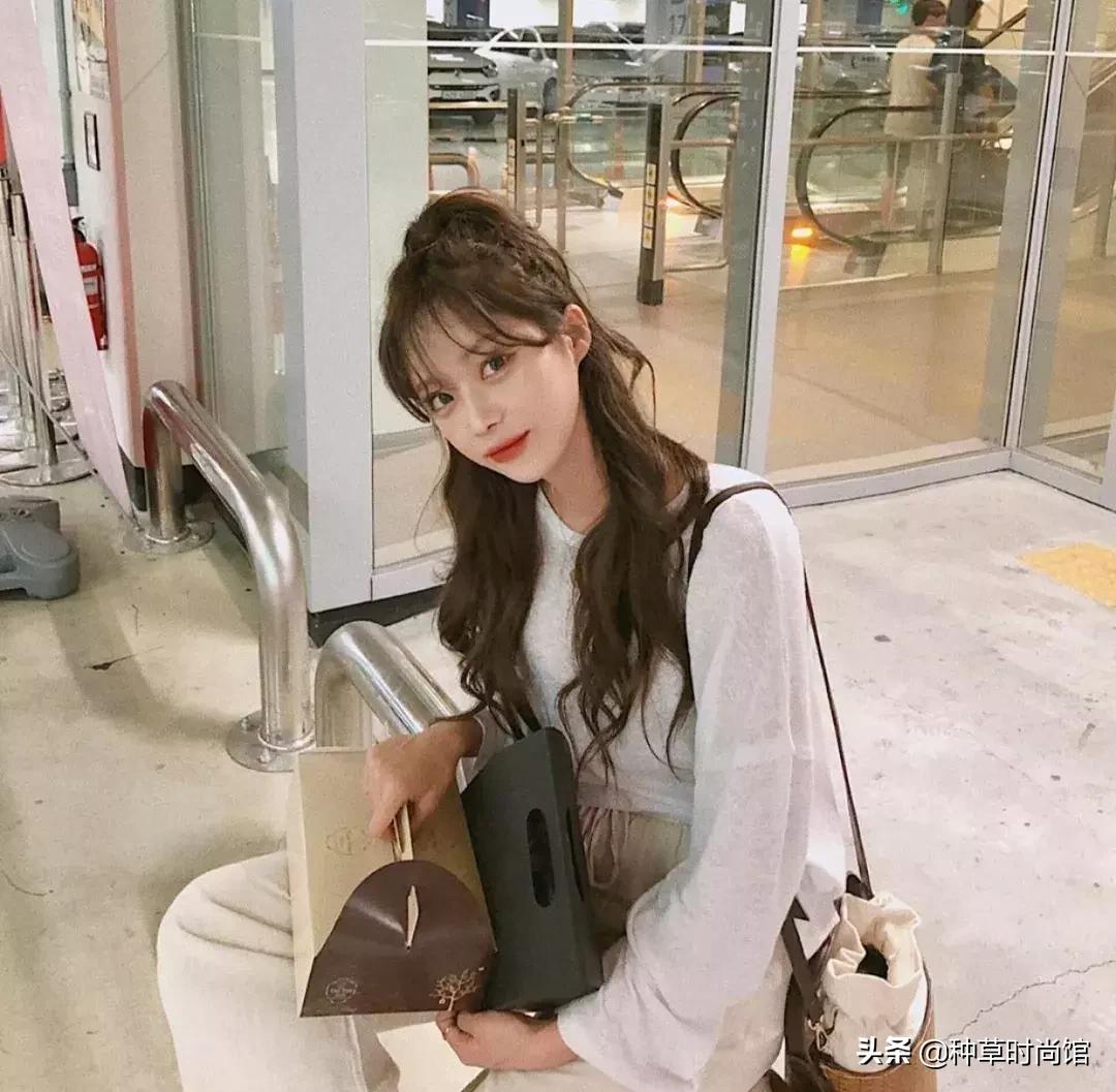 看腻了网红脸,看腻了清纯的女主