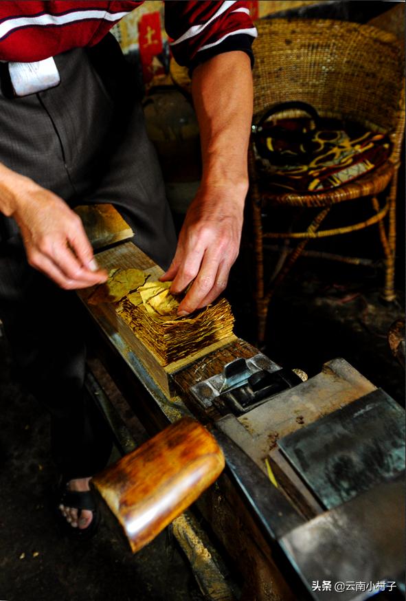 云南竹筒烟袋烟丝制作,云南烟丝用什么烟斗抽比较好