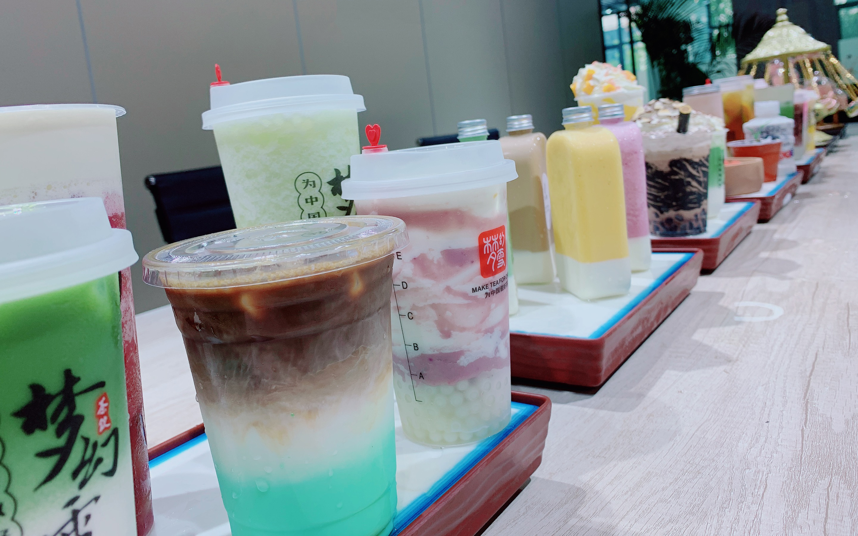 小白开奶茶店需要什么条件,梦幻雪奶茶店的前景如何