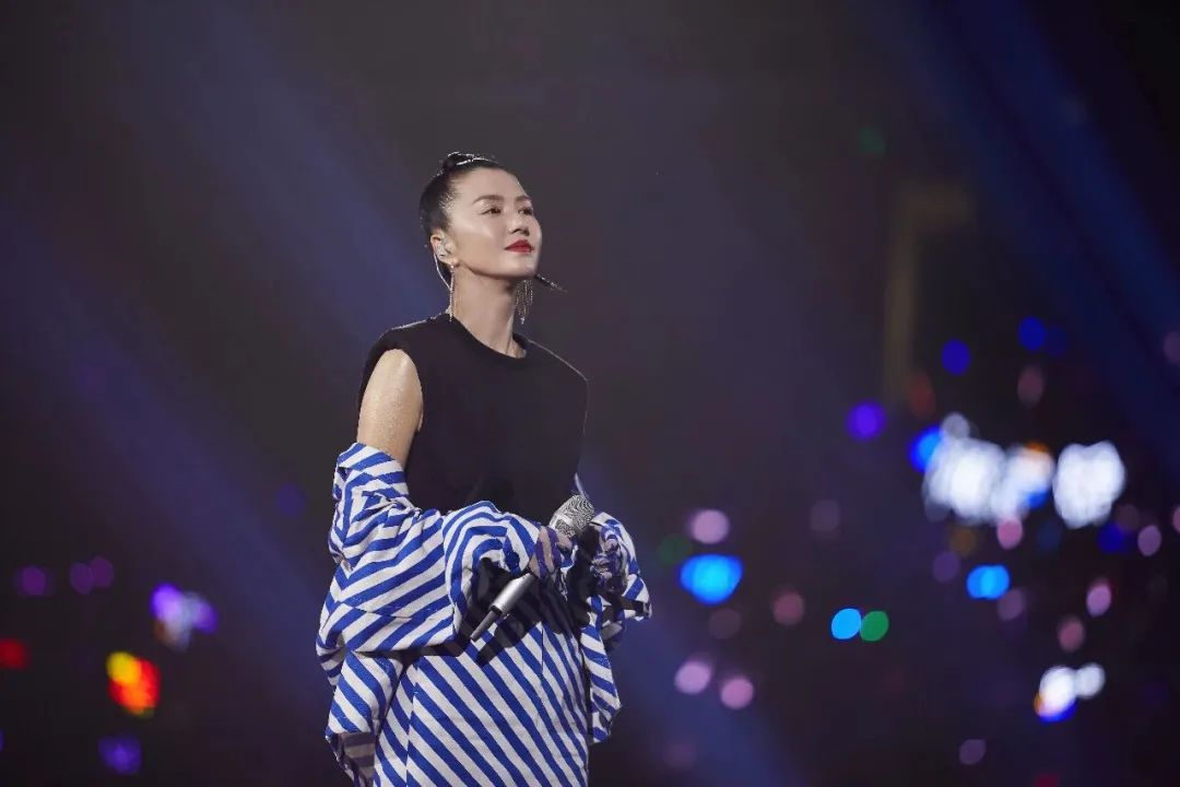 谭维维的震惊时刻,谭维维是如何蜕变的