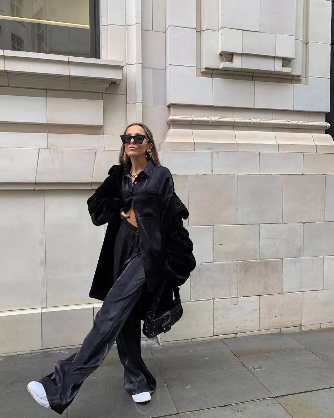 秋冬长款牛仔阔腿裤搭什么鞋好看,显瘦穿搭今年非常火的阔腿裤