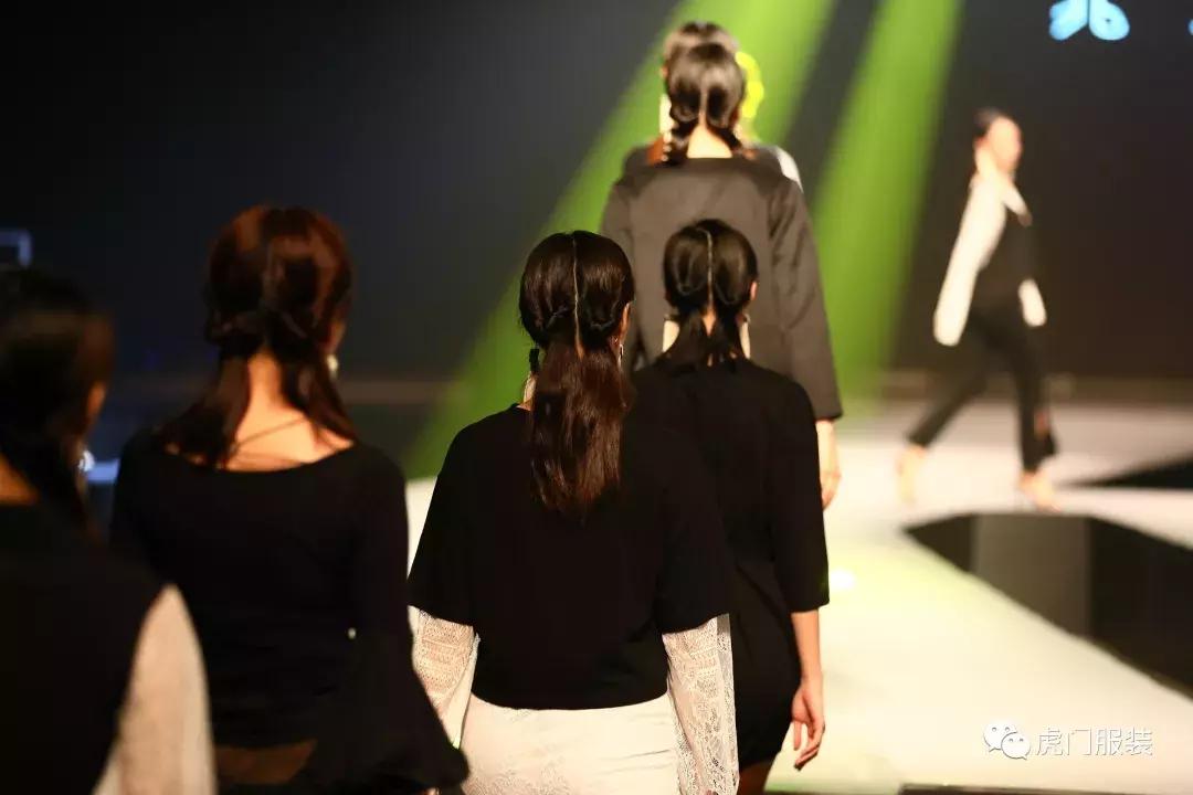 原创设计师品牌兆三发布会：“僵尸新娘”惊艳登场