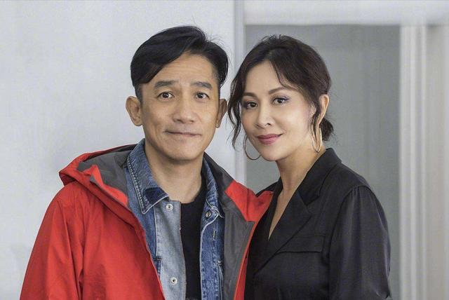 1990年刘嘉玲被3名男子绑架，12年后绑匪泄露了她的裸照