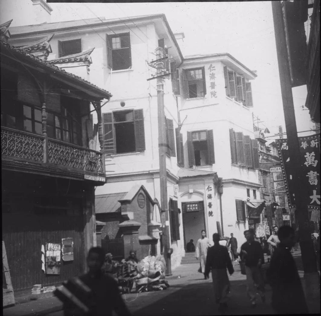 上海百年邬达克建筑——宏恩医院，最近长高了1.2米