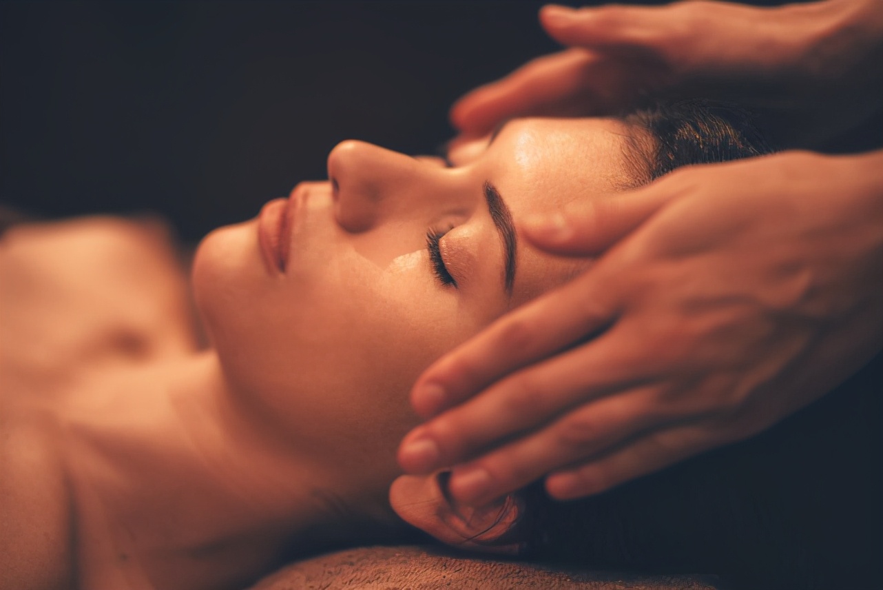 小李飞刀例无虚发，具体是打到人的哪个部位了？