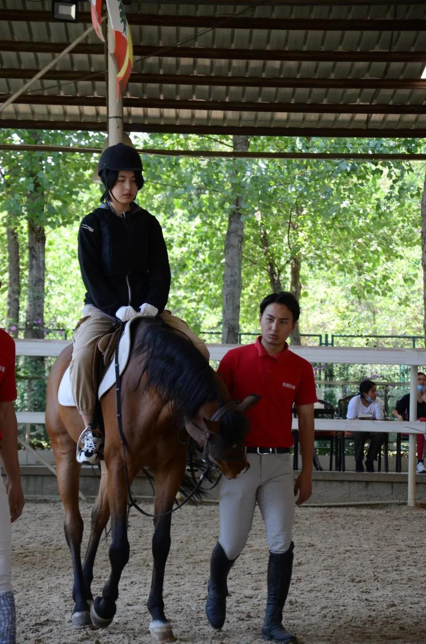 牛津国际公学成都分校多少钱一年,牛津国际公学招生简章
