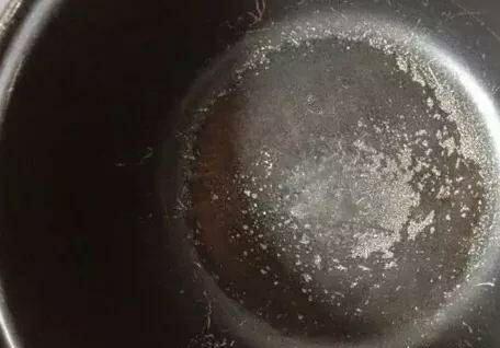 电饭锅内胆掉漆了蒸东西要紧吗,电饭锅内胆掉漆了怎么彻底清除