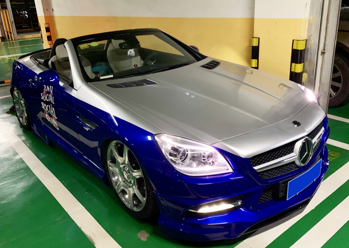 换上劳斯莱斯轮毂的巴博斯26SC，全身散发出高贵的气质