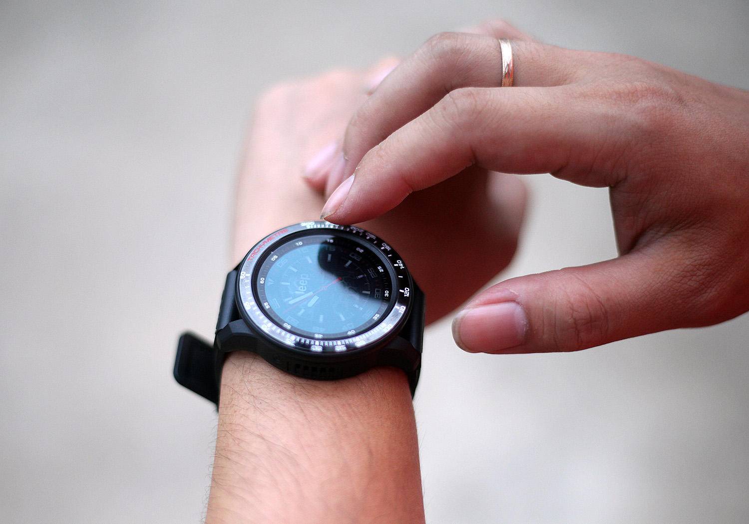 jeep智能全境界测评,jeep智能表推荐