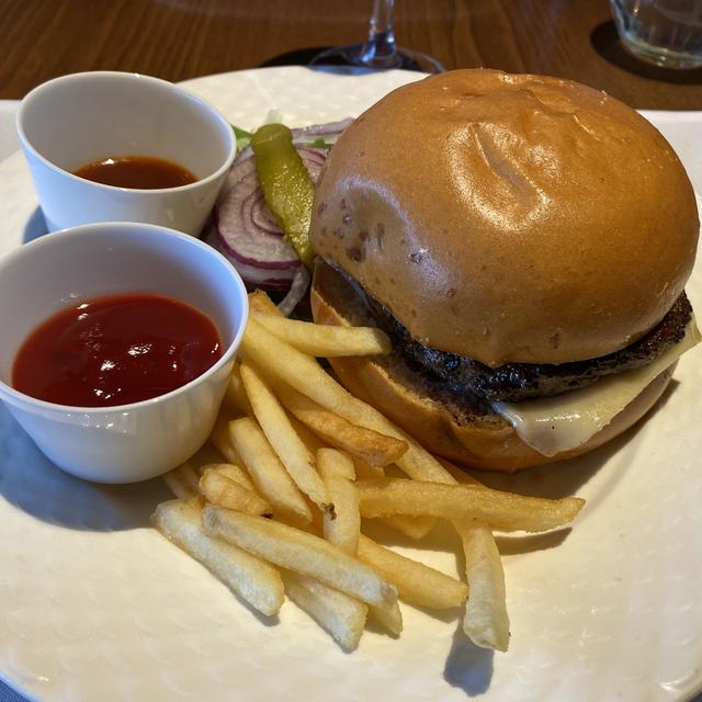 香港机场的vip贵宾室有什么条件,香港国泰航空贵宾室多少钱一位