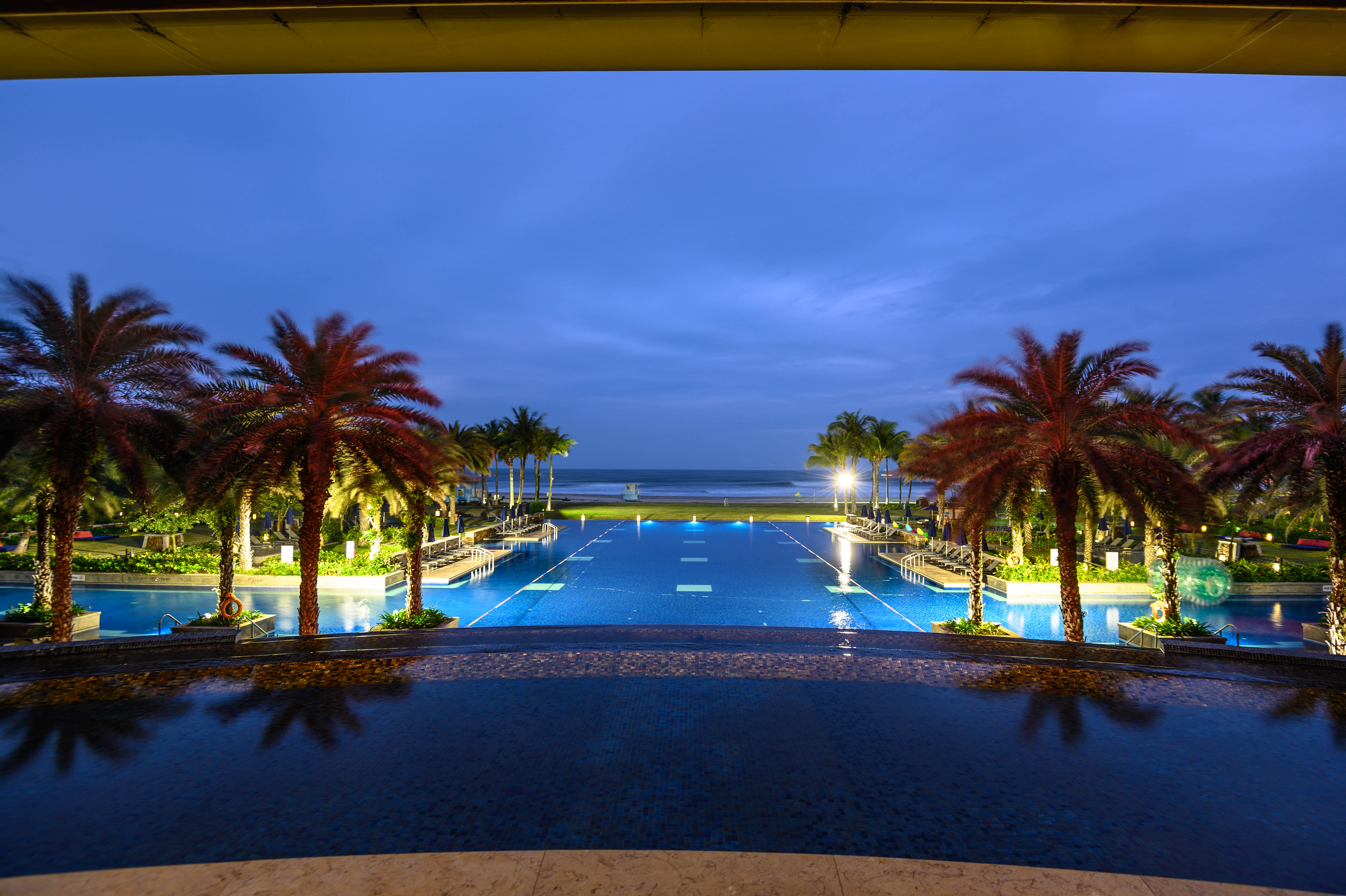 海南不止只有三亚，去万宁玩个冲浪，还有神犬小七拍摄地等着你