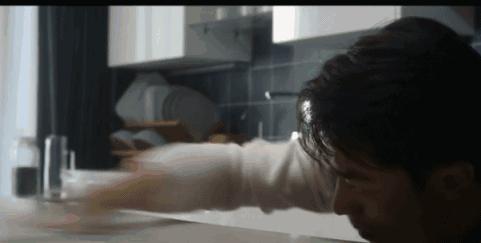 灶台重油污清除妙招,灶台油污渍怎么去除小窍门