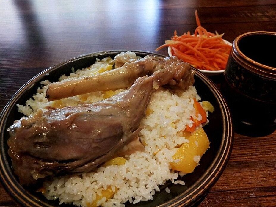 乌鲁木齐的哪个地方抓饭好,乌鲁木齐市抓饭好吃的店