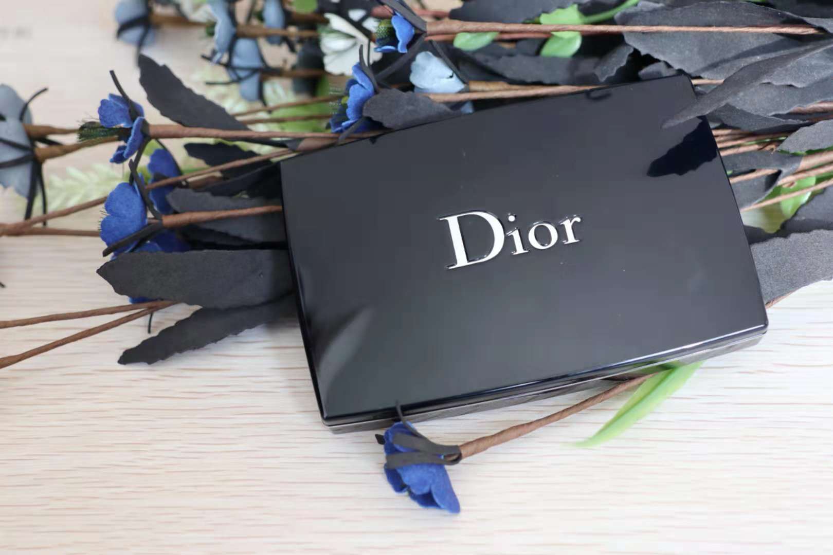 美妆博主的化妆物品有哪些,美妆博主的包里有什么