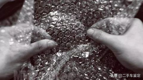 花冠车门上的三角板怎么拆,花冠车门内饰板怎么拆视频