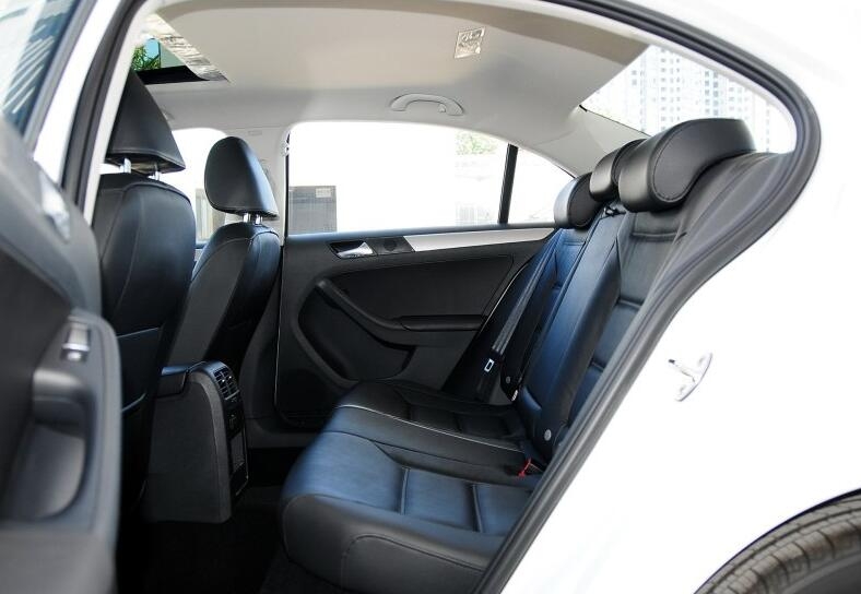 12款大众速腾豪华4万多,大众速腾入门级车型值得购买吗