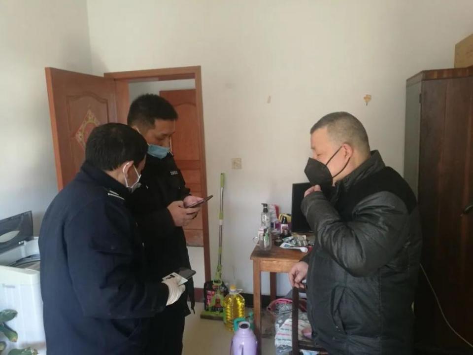 大学生为了面子在外躲避父母25年：中国式亲子关系背后之痛