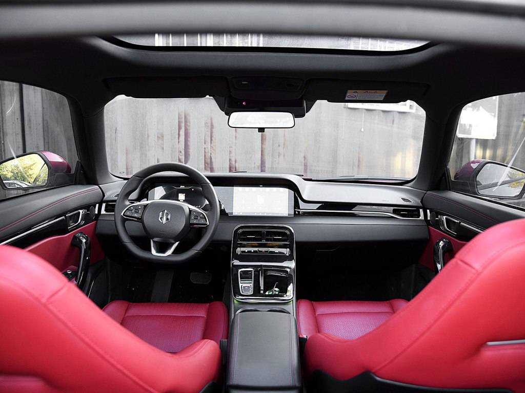 零跑s01轿跑车型中的悍将,颜值不输百万跑车的零跑s01