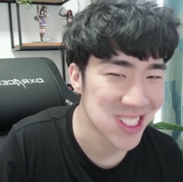 骚男亚索被秀得头皮发麻,骚男亚索最强出装