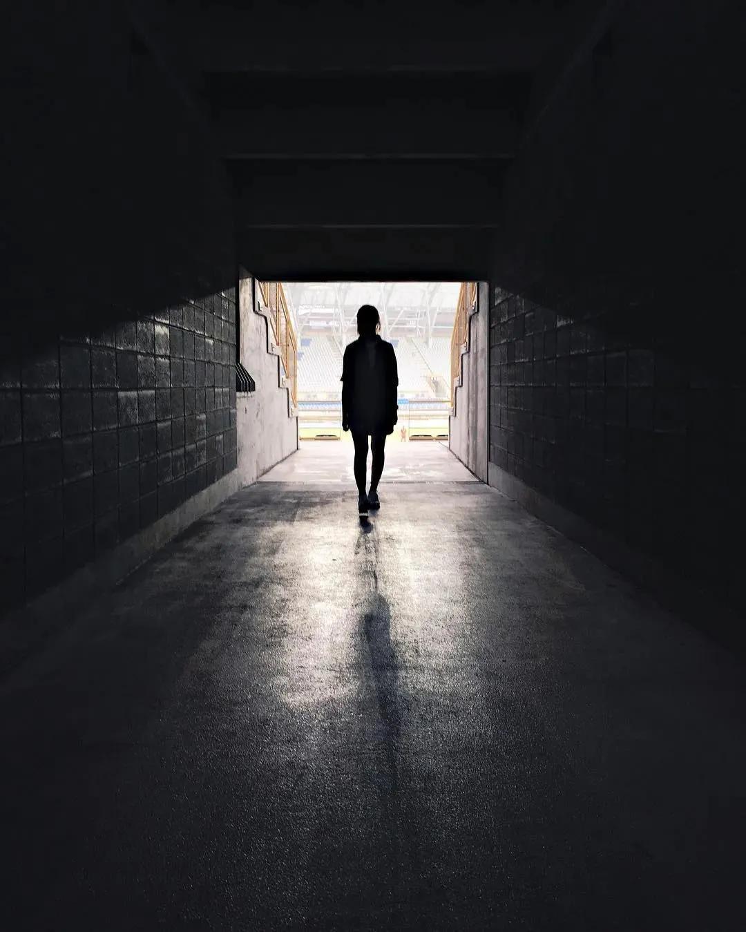 苹果手机夜晚如何拍出高清照片,手机拍产品照片怎么拍出高级感