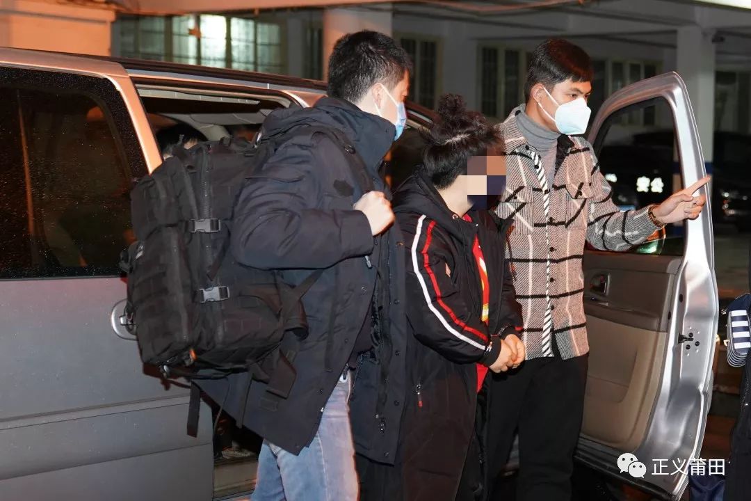 卖假口罩被抓获,警方抓获一男子微信上卖假口罩