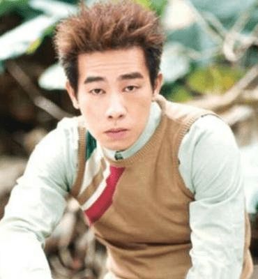 “草根大哥”陈小春的娱圈历险记