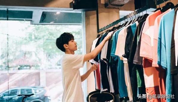 实体店衣服跟网上衣服的区别,名牌服装网上为什么比实体店便宜