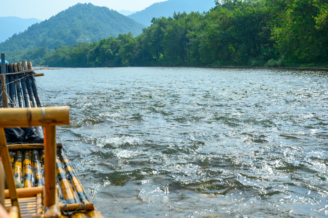 楠溪江漂流美景,楠溪江风景竹筏11月