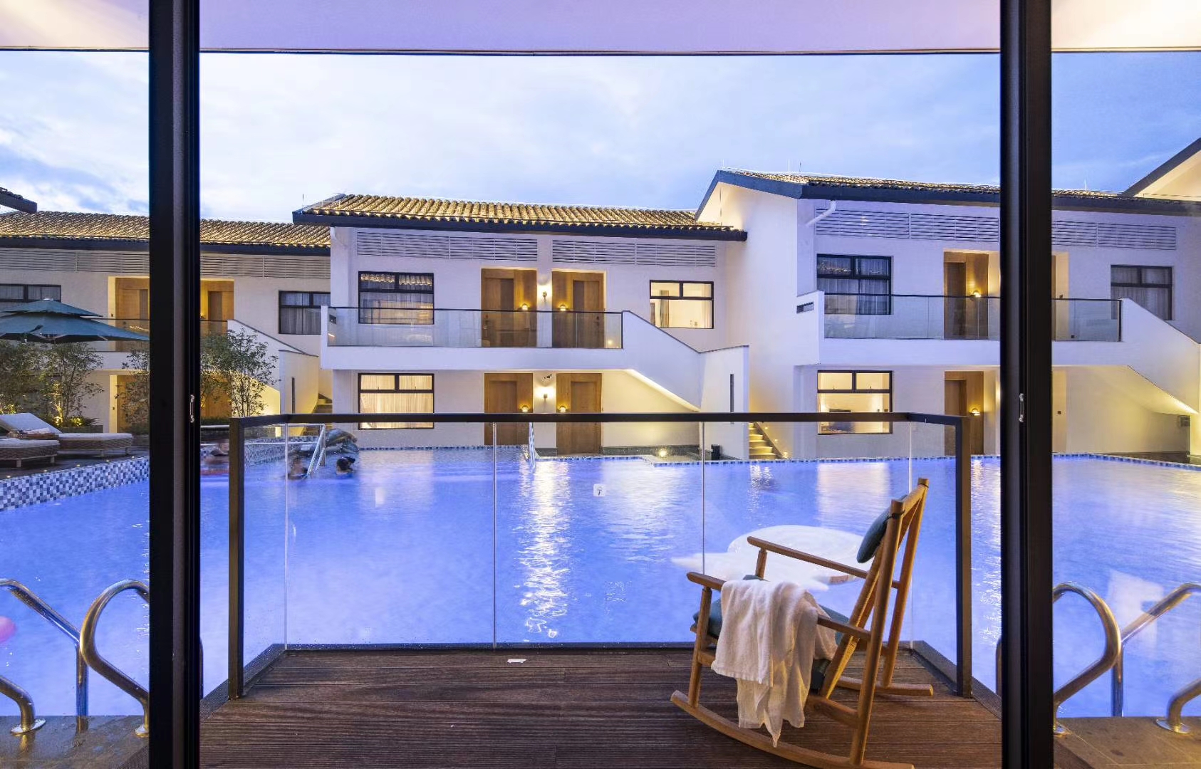 惠州民宿屋顶游泳池,惠州海边带游泳池的民宿