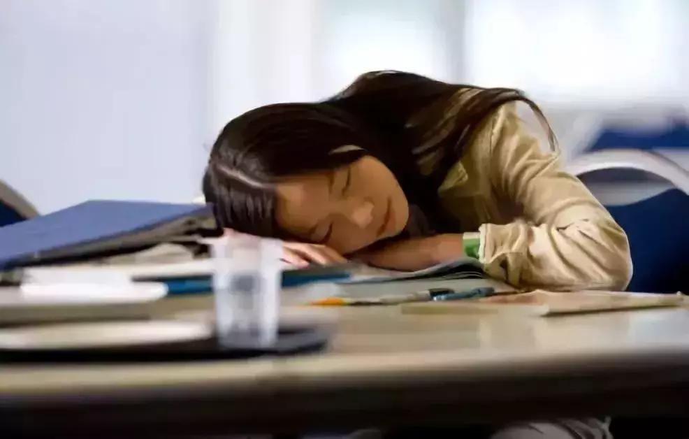 简单易学六个动作远离腰酸背痛,每天6个动作远离心脏病