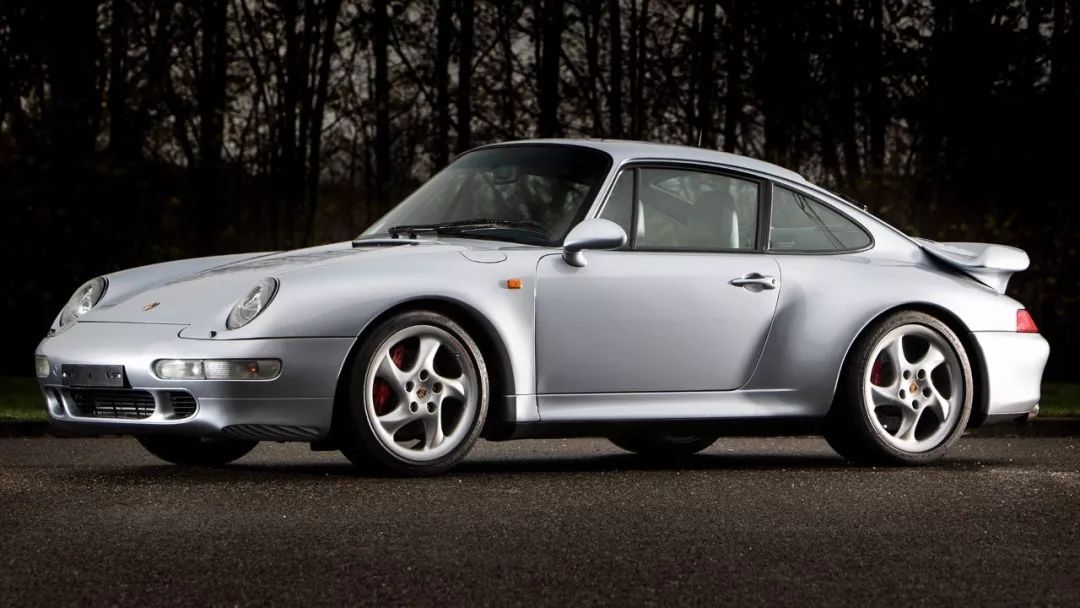 用保时捷911来存粮食，在瑞士连松鼠的生活品质都那么高