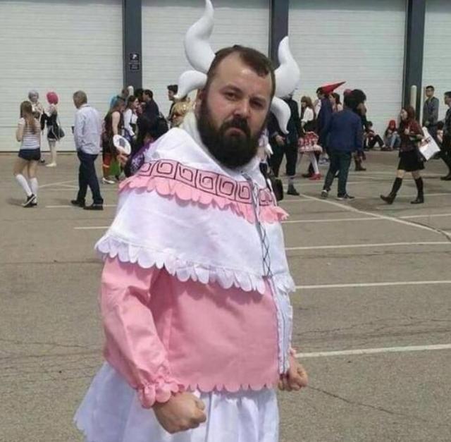 女装大佬漫展cos女性角色,怎么知道coser在漫展穿啥衣服