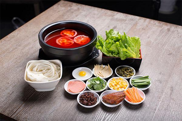 云南美食过桥米线五秒钟,十秒到云南过桥米线做法