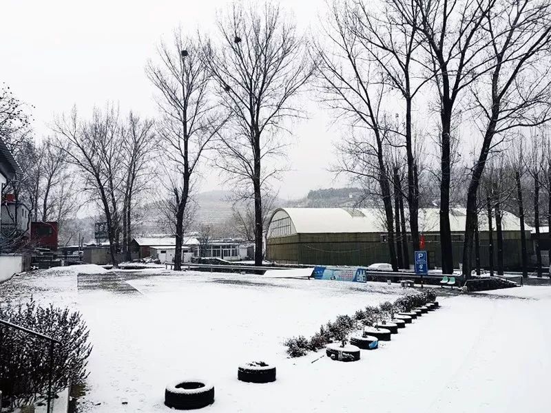 垂钓房车自驾游,房车旅行自驾越野休闲垂钓